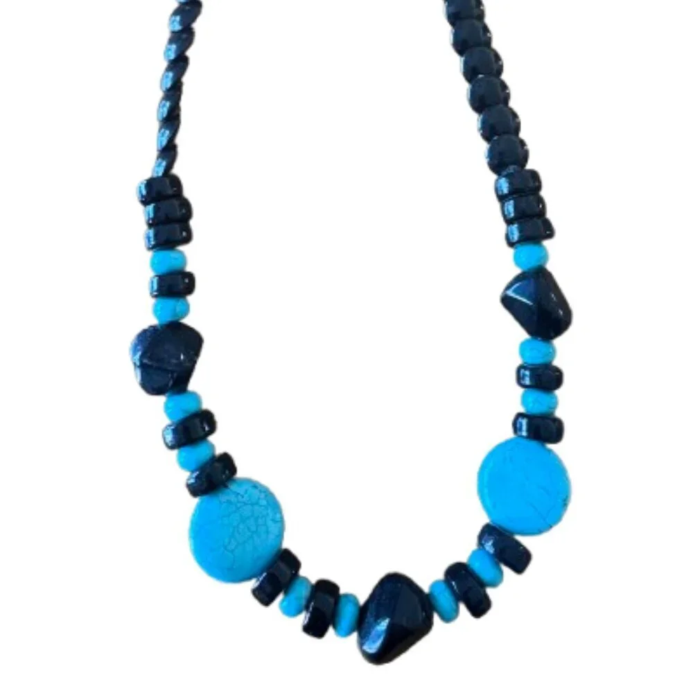 Natural Turquoise & black beaded necklace . NWT
